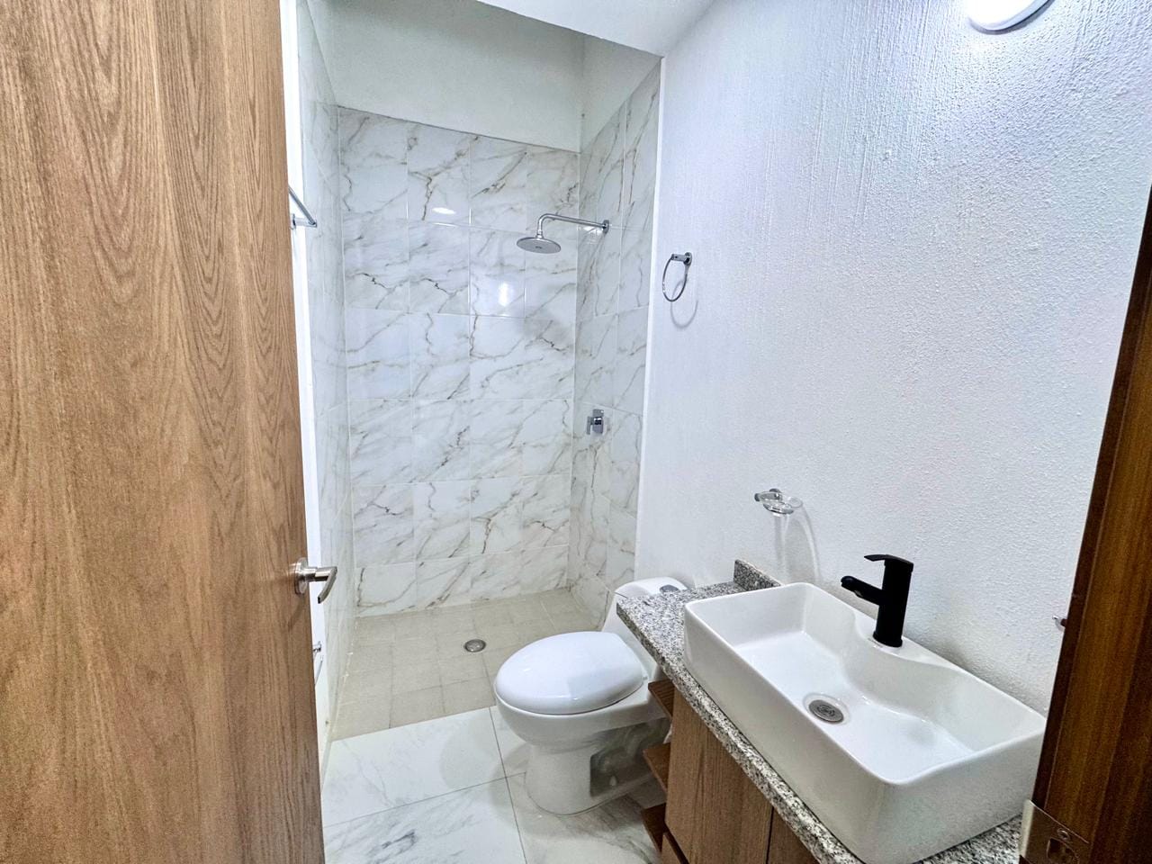 baño de casa en venta en zimalta tlaquepaque