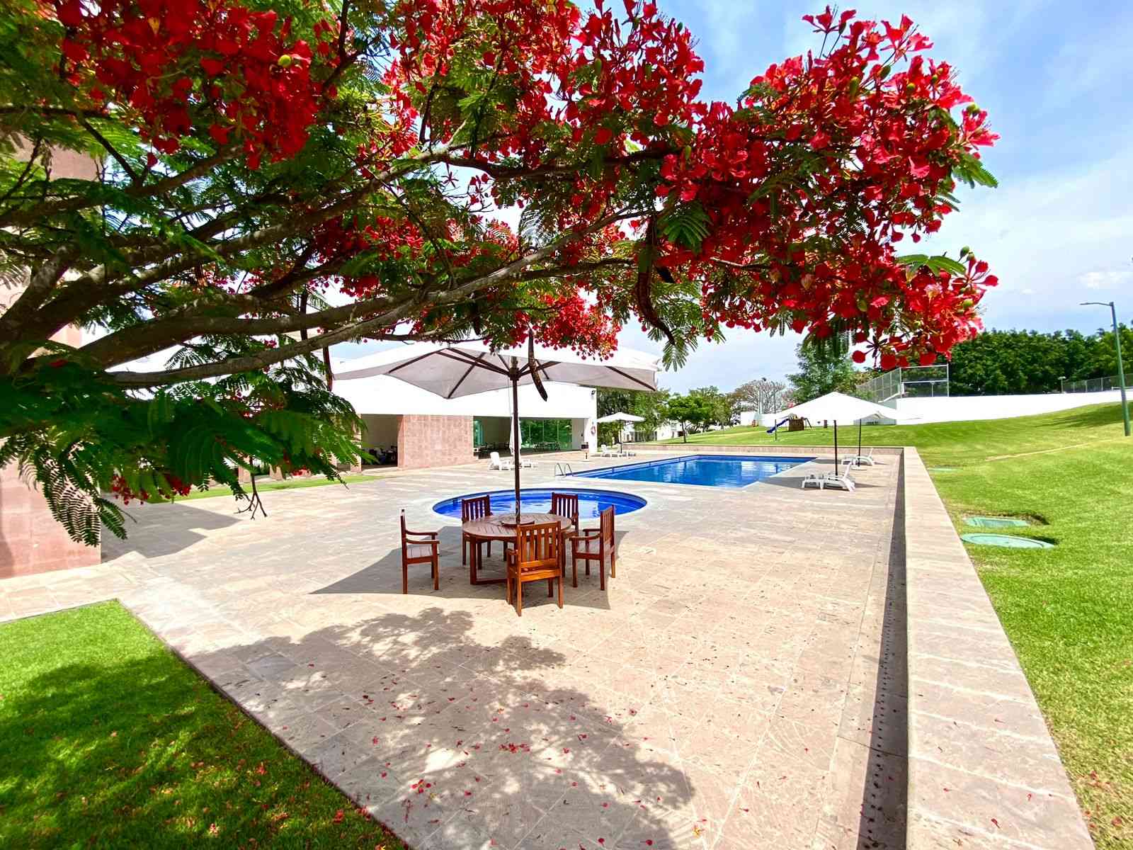 alberca de casa en venta en bosque real santa anita tlajomulco