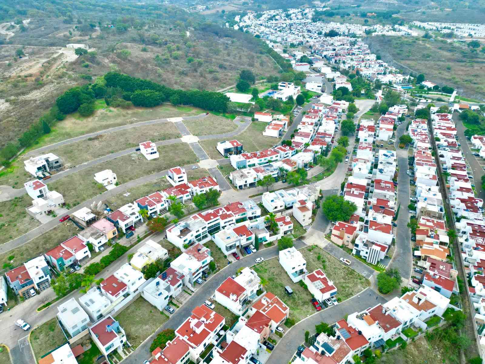 vista de terreno en venta en bosque real tlajomulco