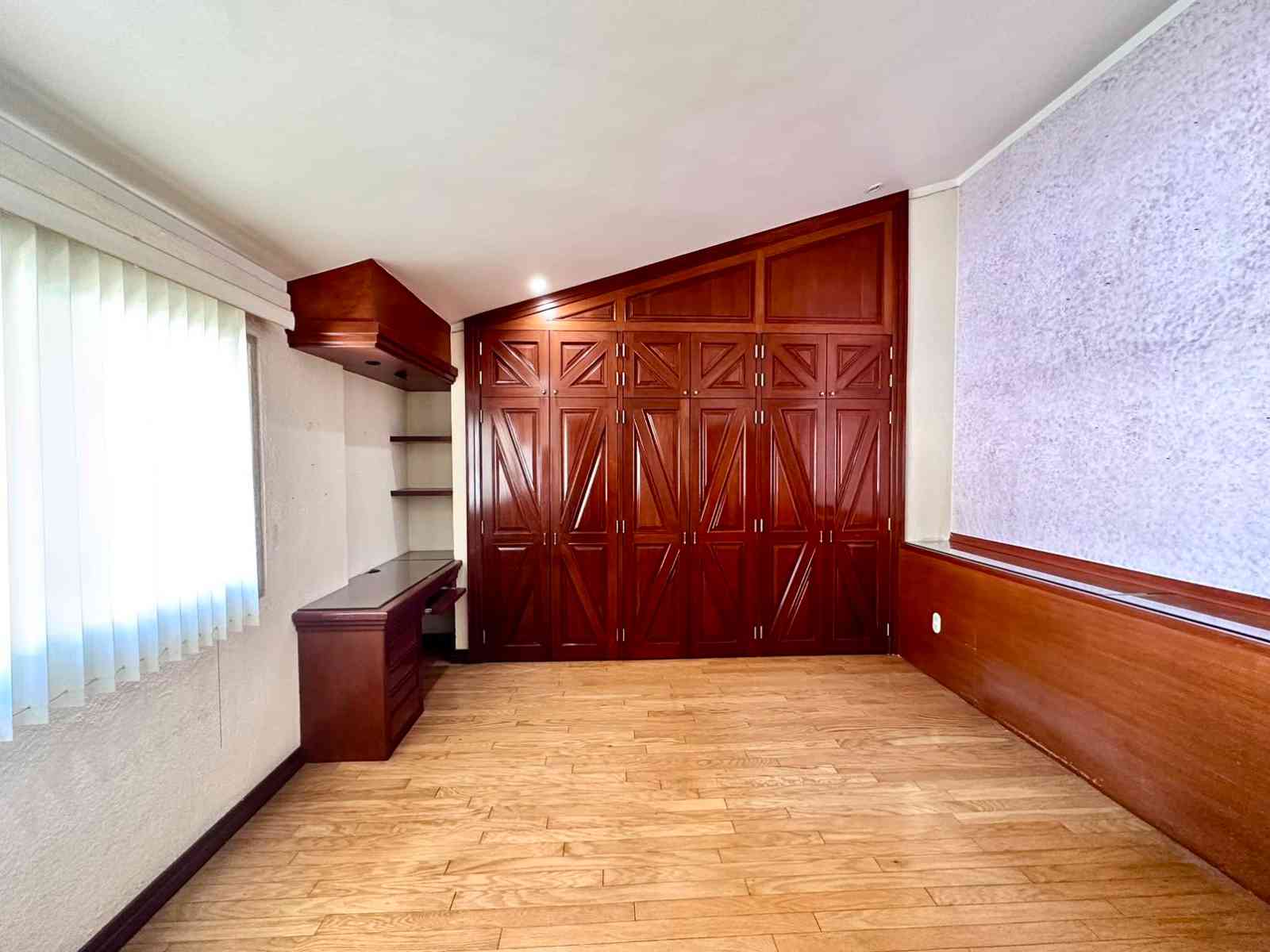 espacio de casa en venta en bugambilias zapopan