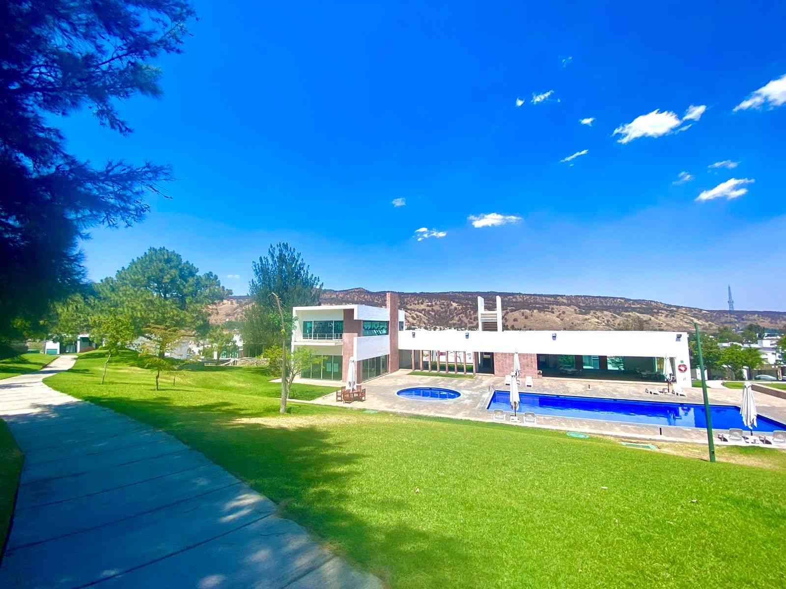 Desarrollo Terrenos Bosque Real Tlajomulco-09 Alberca en Terreno en venta en bosque real tlajomulco