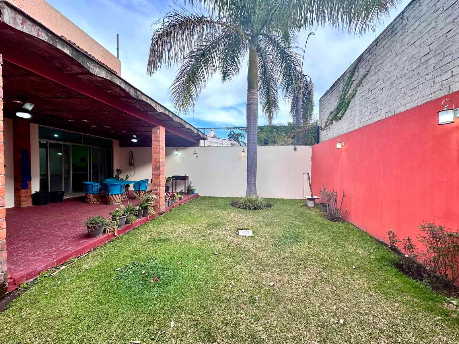 jardín en casa en venta en el palomar zapopan