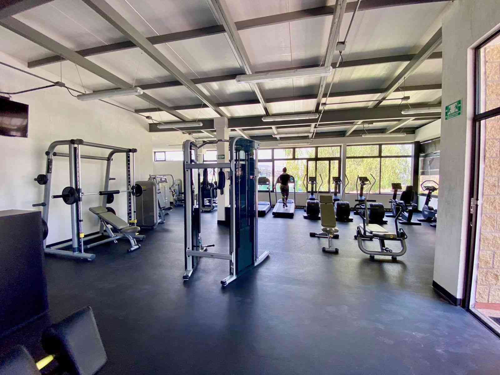 gimnasio de terreno en venta en los robles zapopan