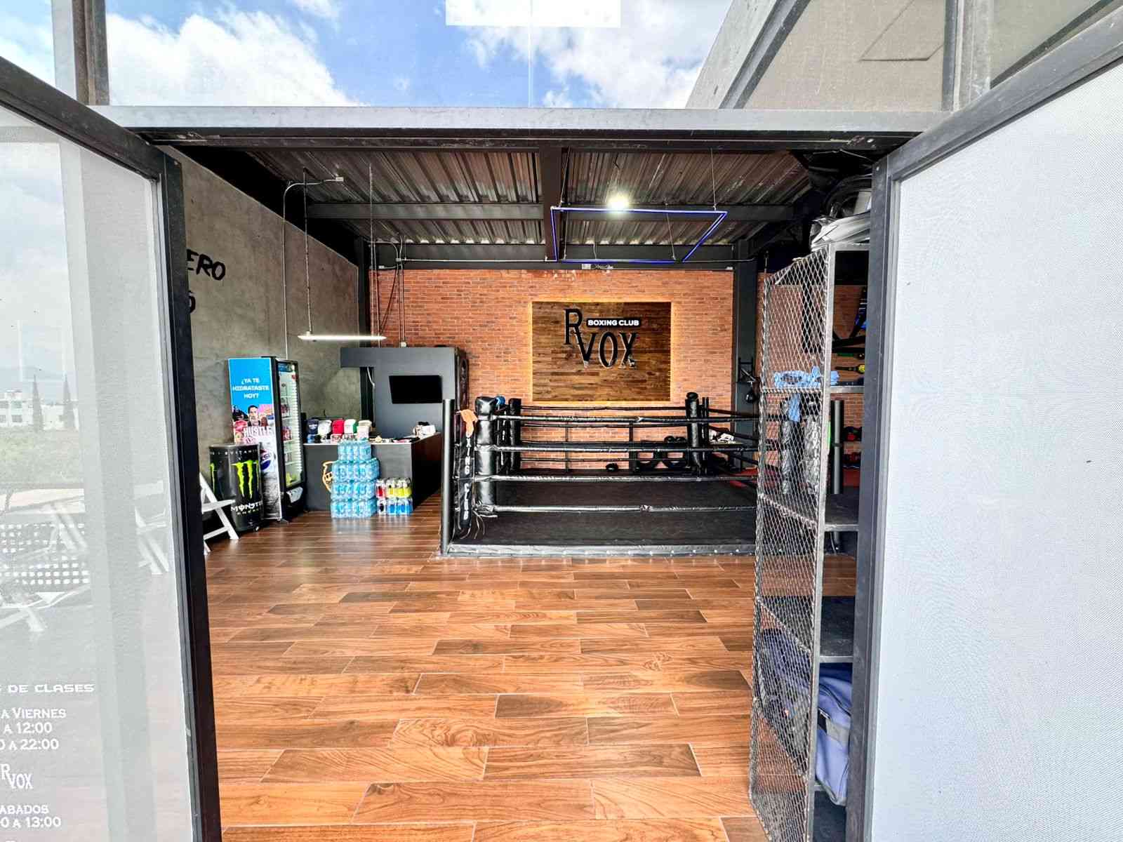 frente local 17 plaza triventi tlajomulco en venta