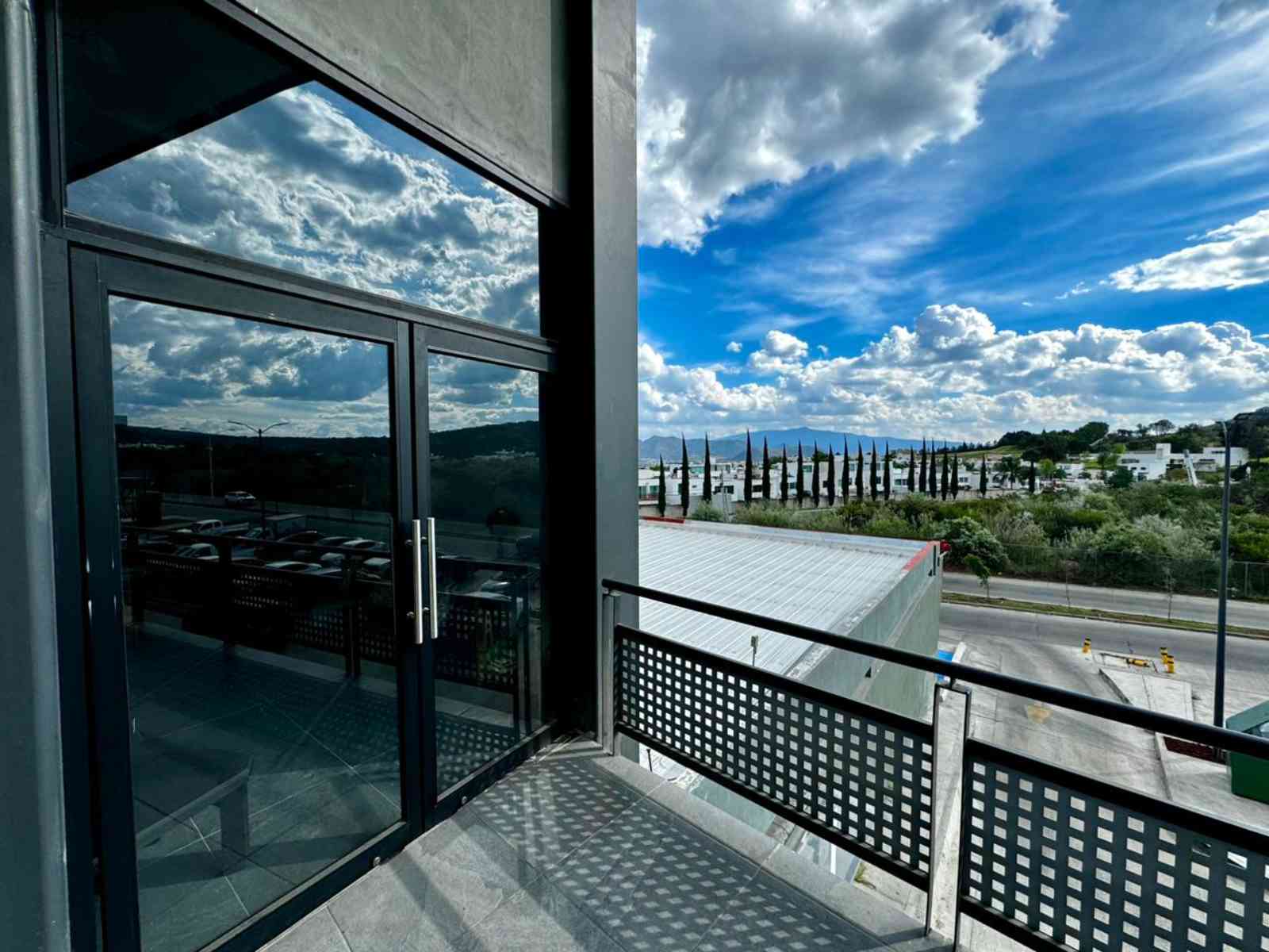 Plaza Trivent-Local 29-03 entrada de local 29 plaza triventi tlajomulco en venta