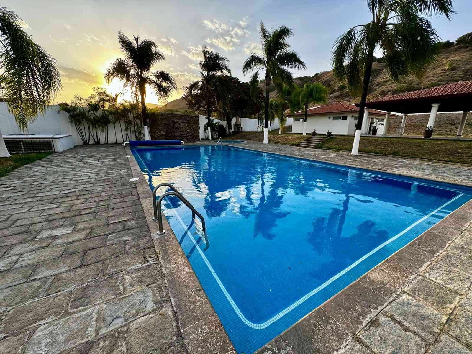 alberca en terreno en venta en rinconada santa anita tlajomulco