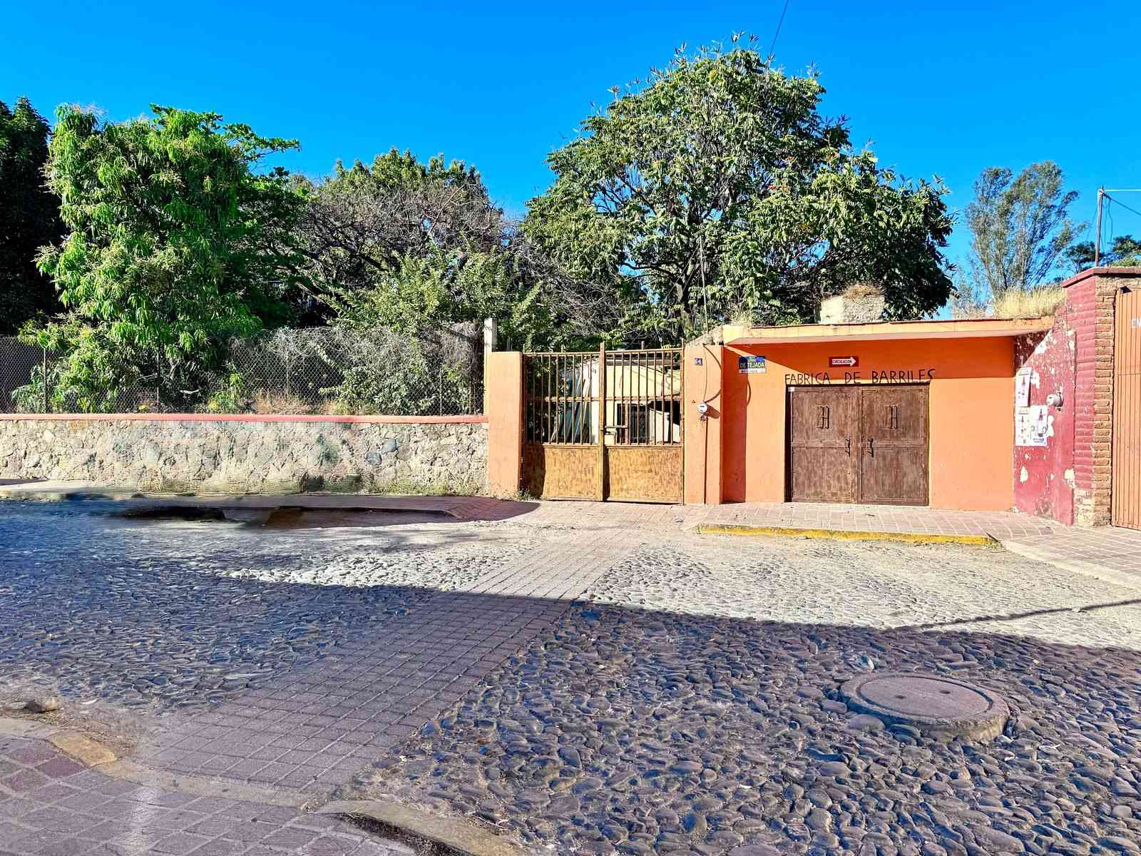 fachada principal de terreno en venta en tequila centro