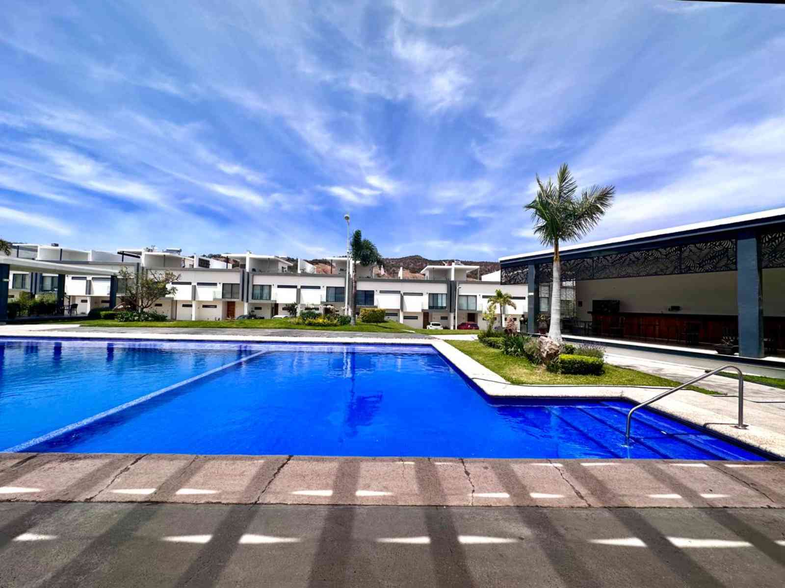 alberca casa en venta en triventi residencial tlajomulco