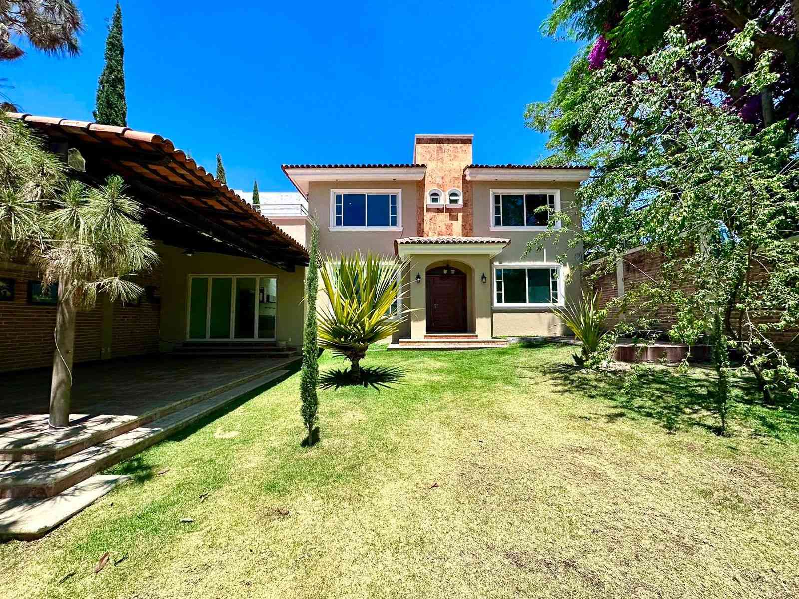 casa en venta en la venta el astillero zapopan